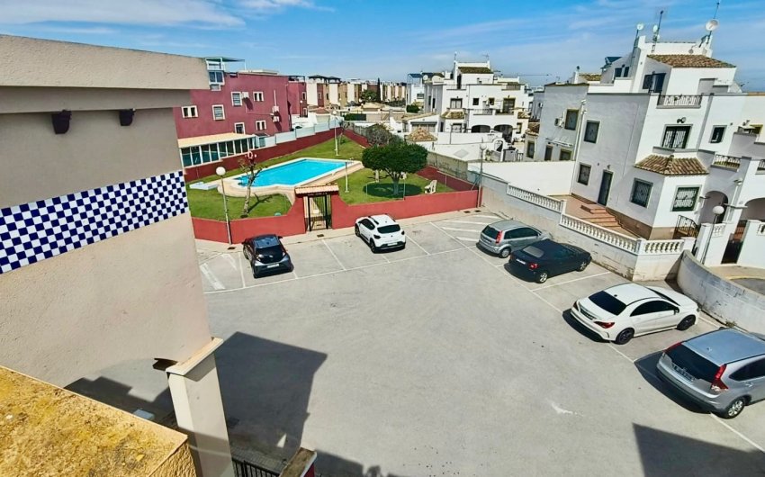 Herverkoop - Apartment -
Los Altos