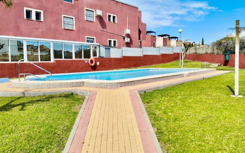 Herverkoop - Apartment -
Los Altos
