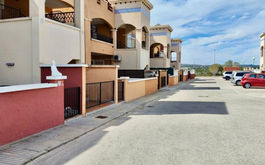 Herverkoop - Apartment -
Los Altos