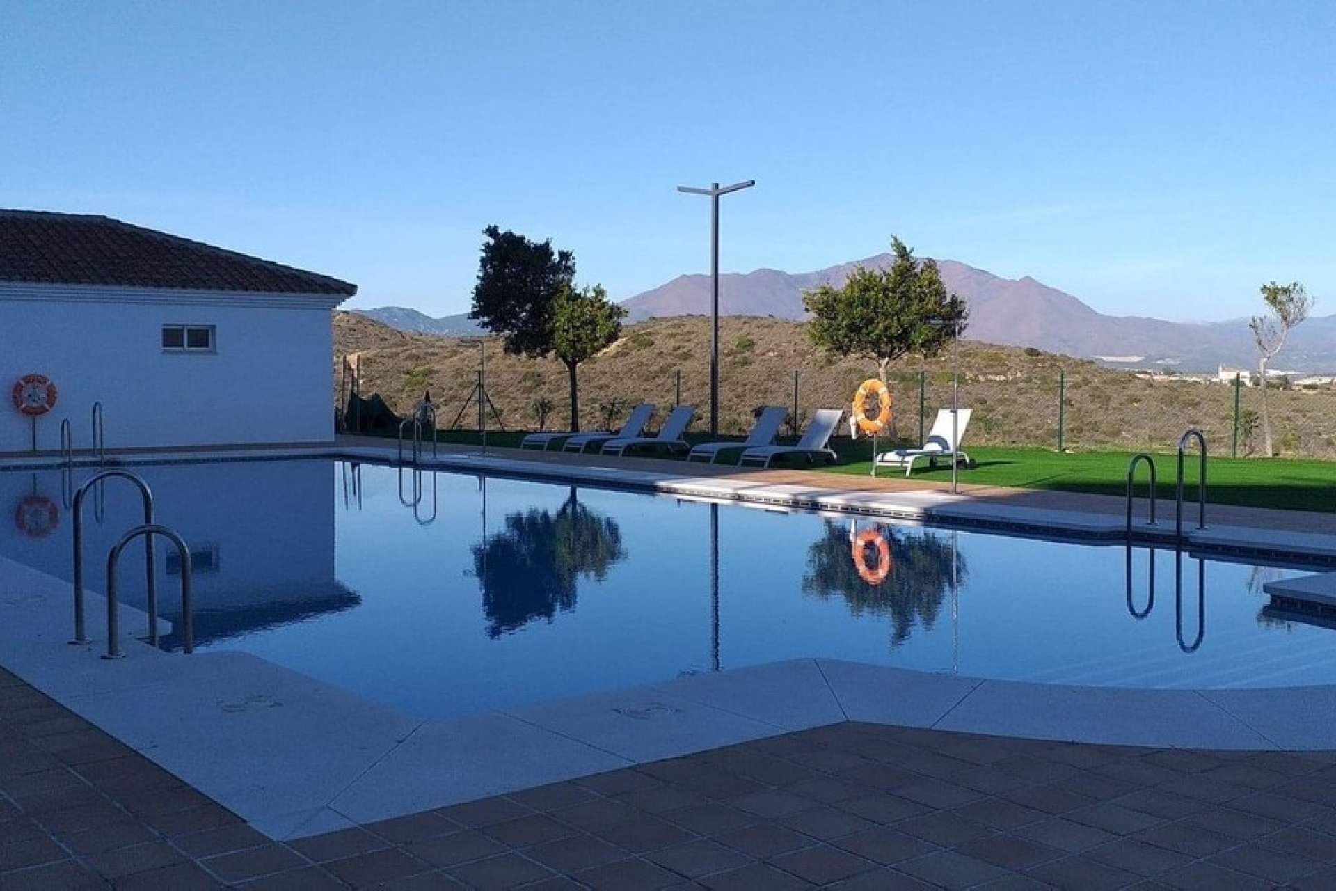 Herverkoop - Apartment -
Manilva - Inland