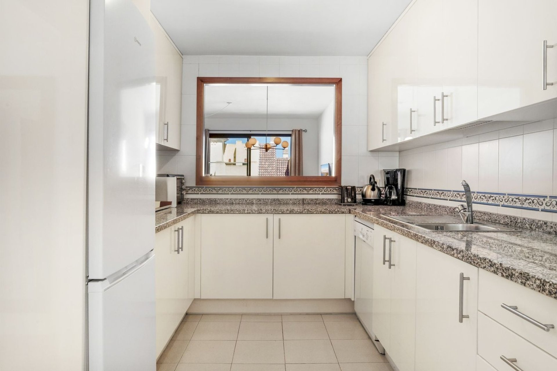 Herverkoop - Apartment -
Manilva - Inland