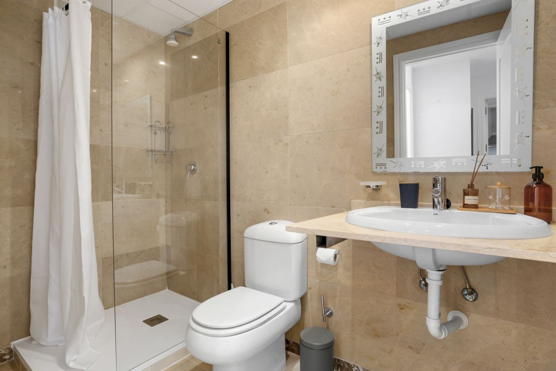 Herverkoop - Apartment -
Manilva - Inland