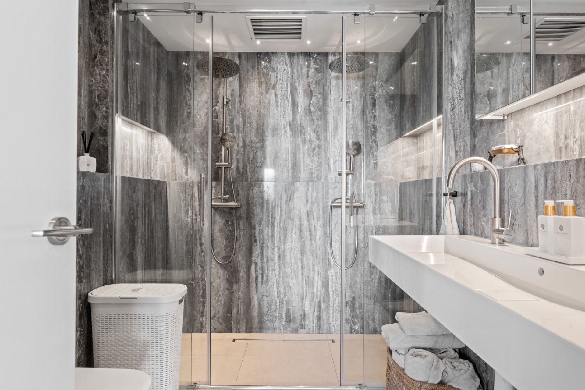 Herverkoop - Apartment -
Marbella - Nueva Andalucía