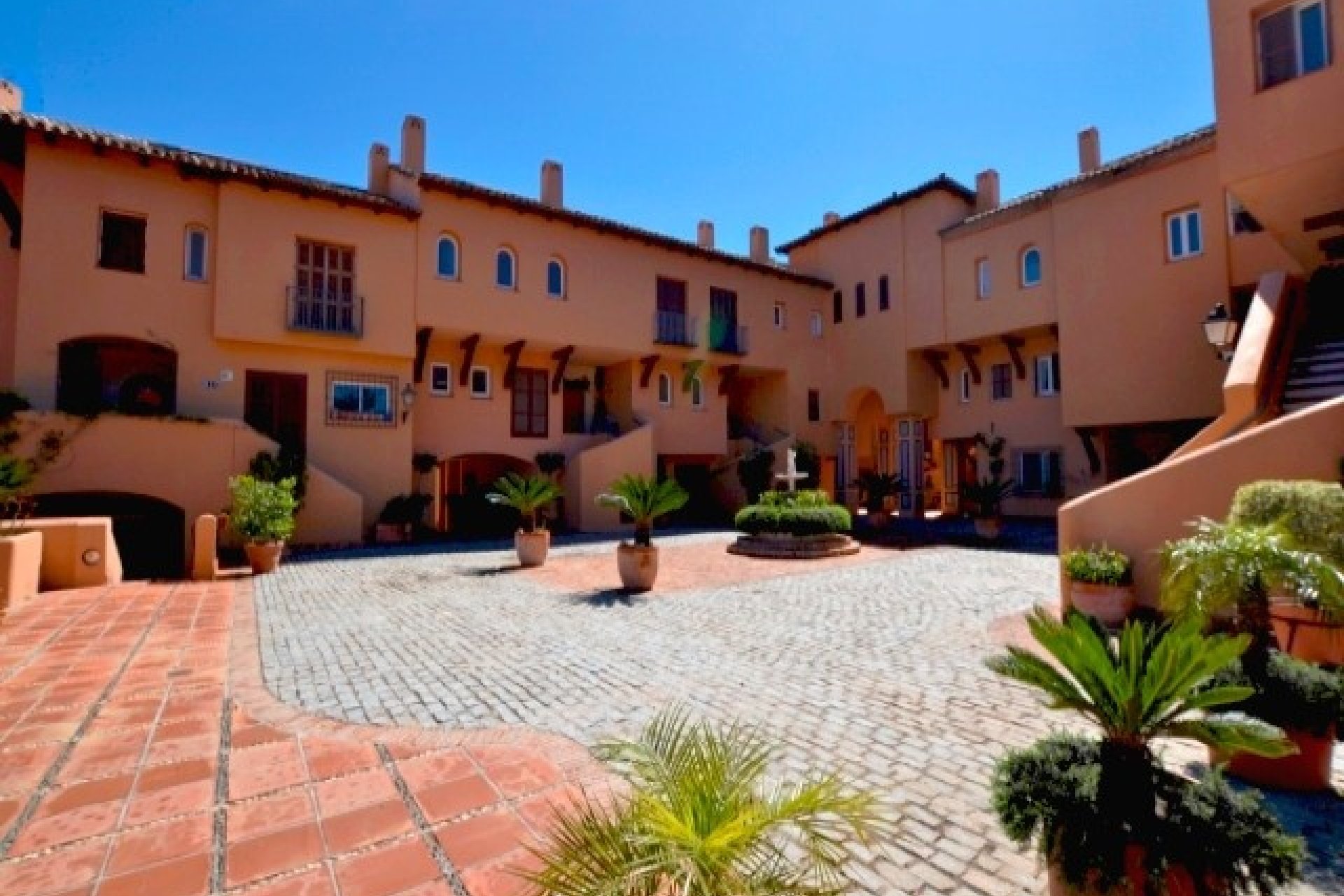 Herverkoop - Apartment -
Marbella - Nueva Andalucía