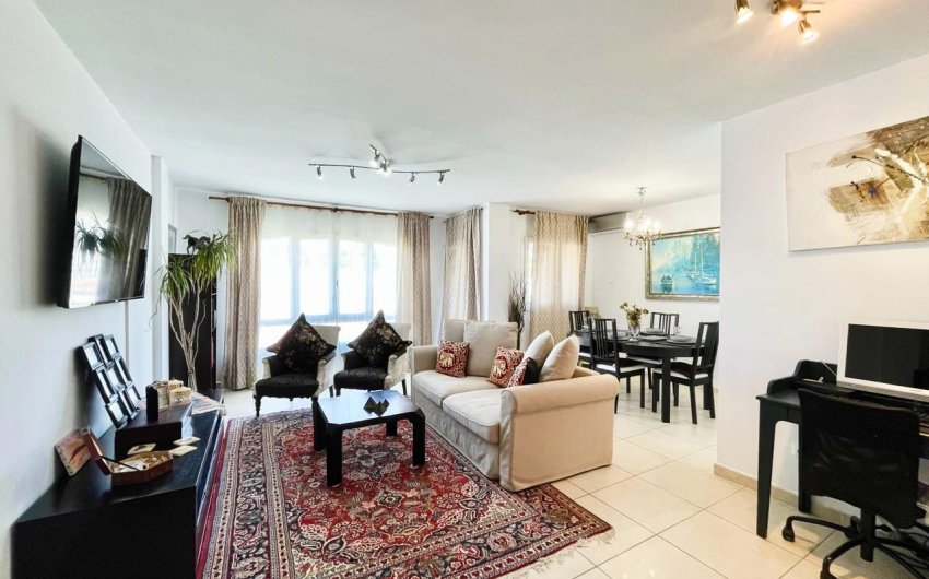 Herverkoop - Apartment -
Marbella - Nueva Andalucía