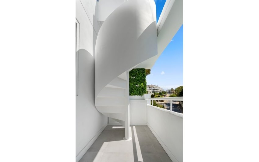 Herverkoop - Apartment -
Marbella - Nueva Andalucía