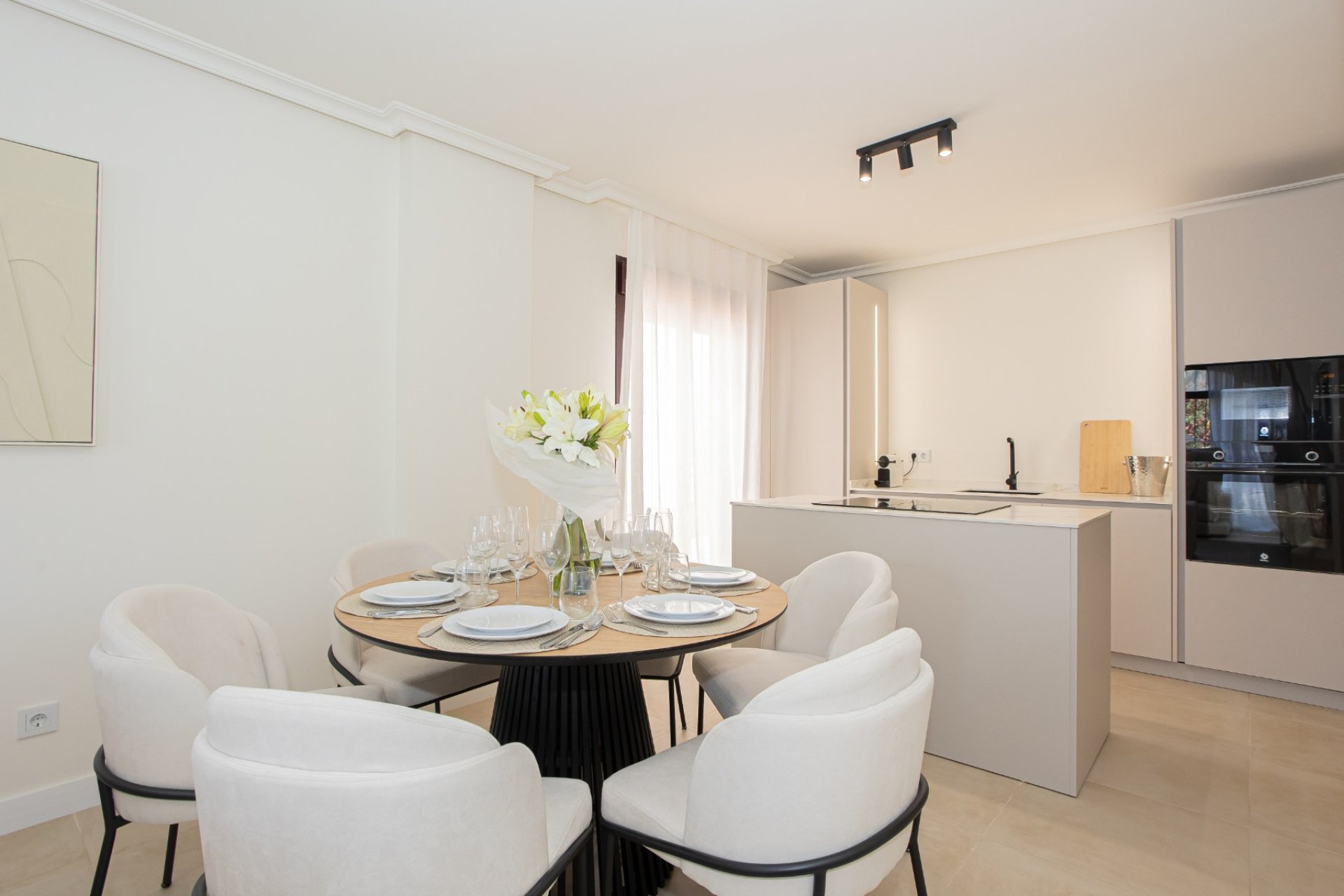 Herverkoop - Apartment -
Marbella - Nueva Andalucía