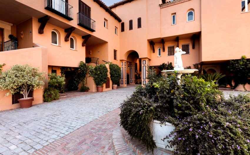 Herverkoop - Apartment -
Marbella - Nueva Andalucía