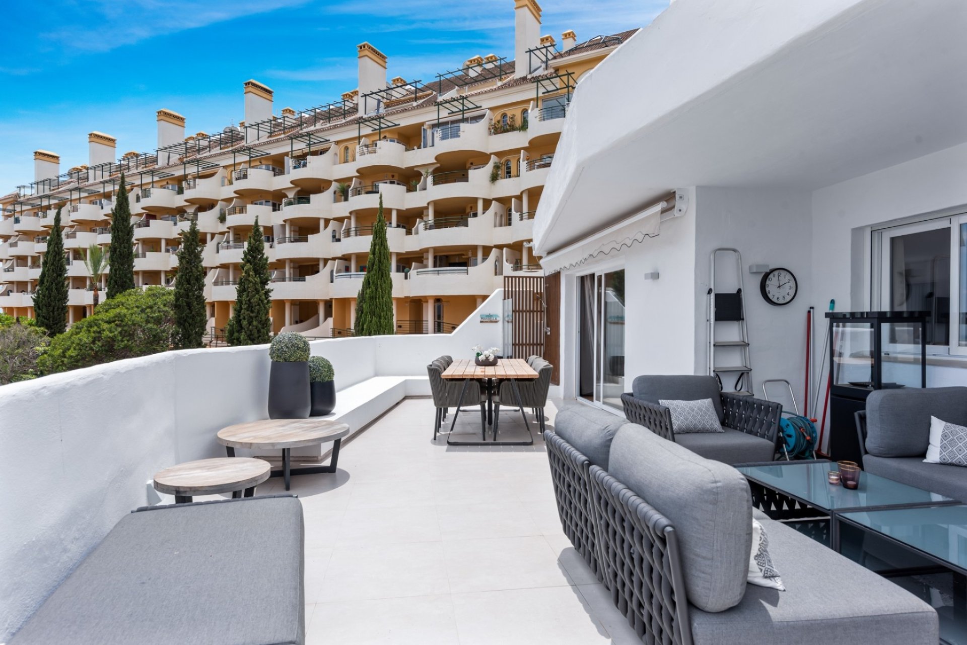 Herverkoop - Apartment -
Marbella - Nueva Andalucía