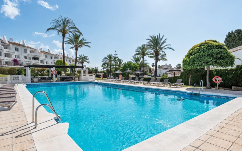 Herverkoop - Apartment -
Marbella - Nueva Andalucia