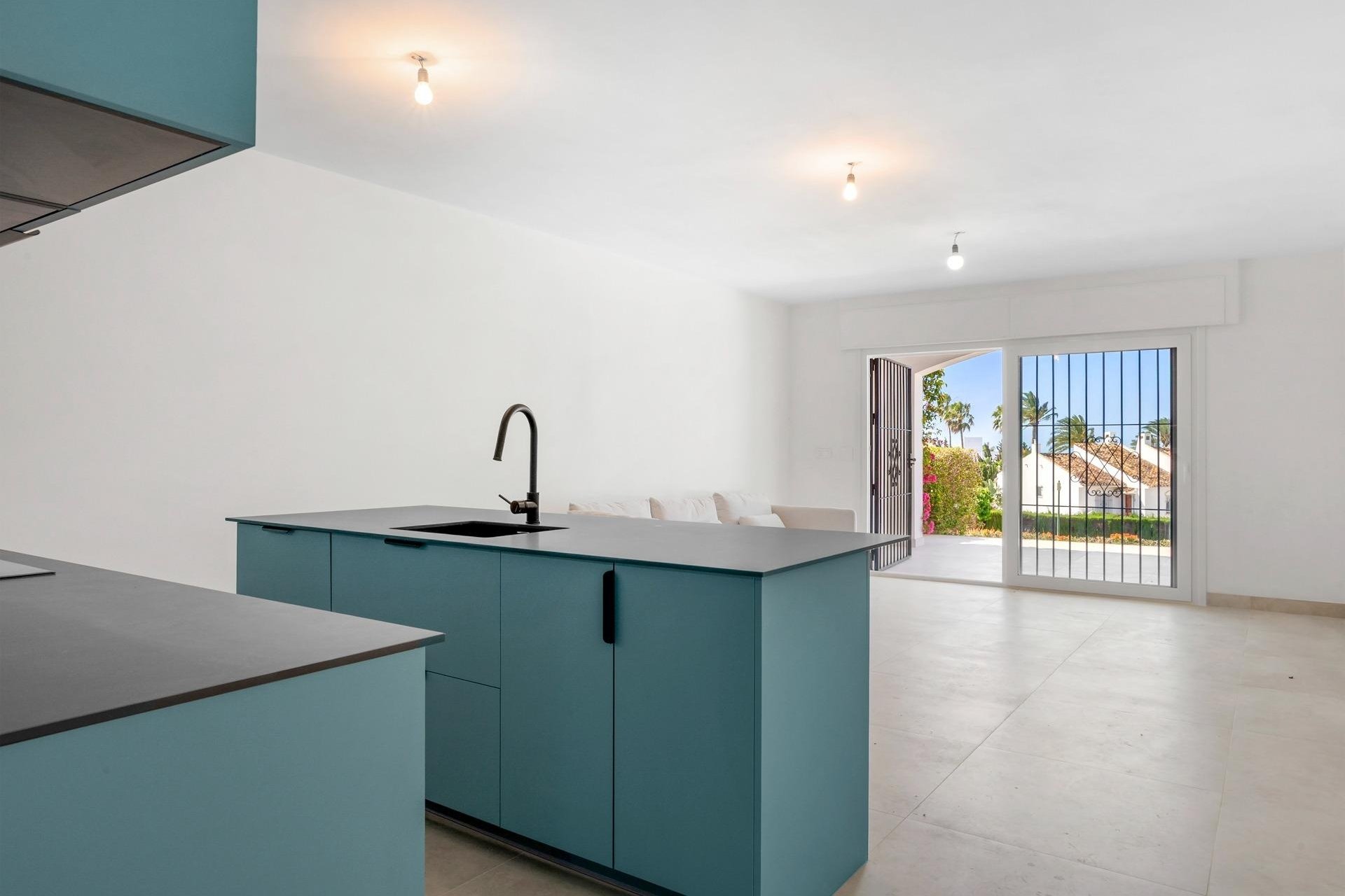 Herverkoop - Apartment -
Marbella - Nueva Andalucia