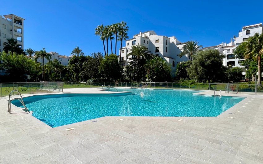 Herverkoop - Apartment -
Marbella - Puerto Banús