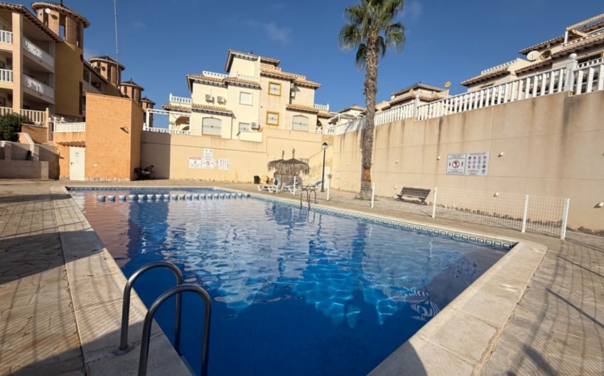 Herverkoop - Apartment -
Orihuela - Inland