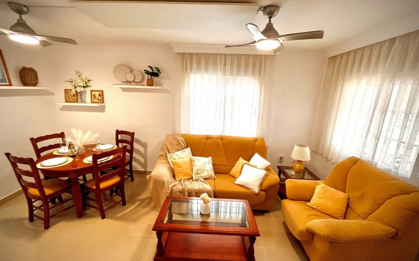 Herverkoop - Apartment -
Orihuela - Villamartín