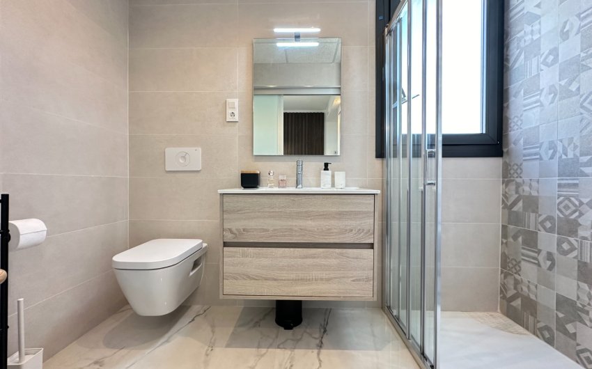 Herverkoop - Apartment -
Playa Flamenca