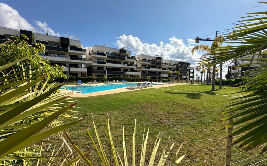 Herverkoop - Apartment -
Playa Flamenca