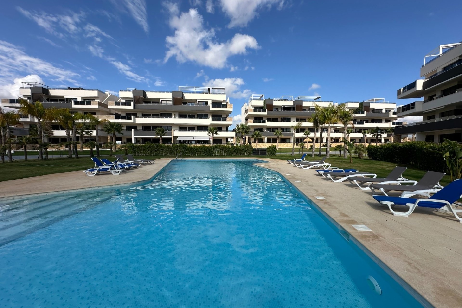 Herverkoop - Apartment -
Playa Flamenca