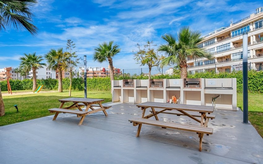 Herverkoop - Apartment -
Playa Flamenca