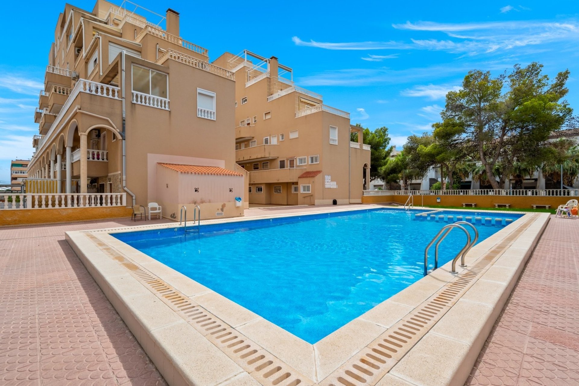 Herverkoop - Apartment -
Punta Prima - Costa Blanca