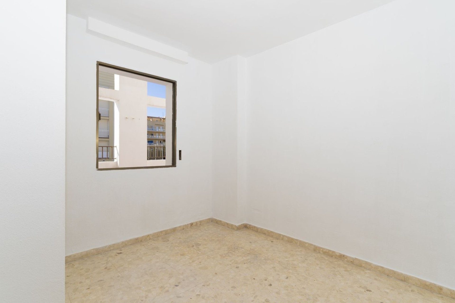 Herverkoop - Apartment -
San Luis de Sabinillas - Costa del Sol