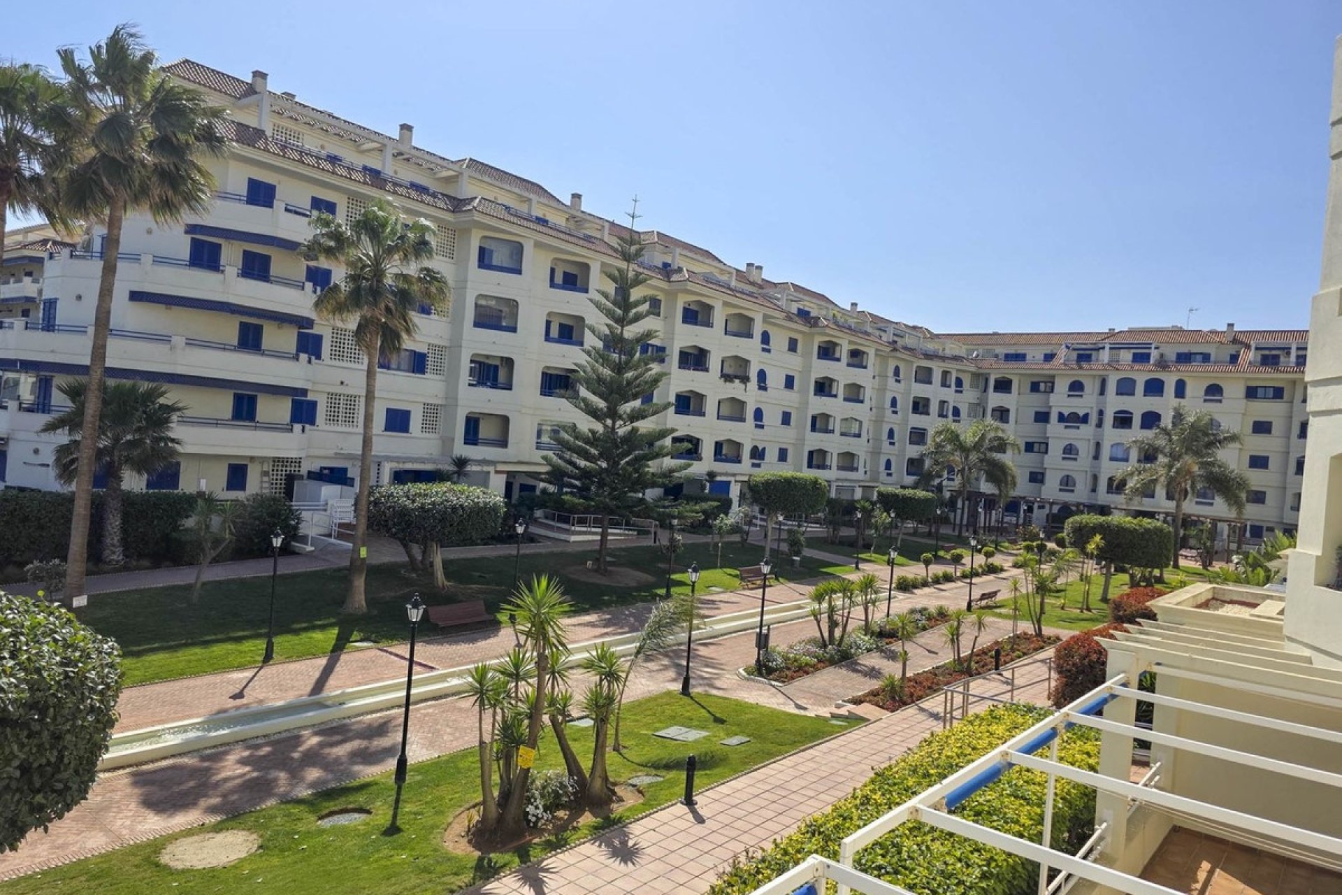 Herverkoop - Apartment -
San Luis de Sabinillas - Costa del Sol