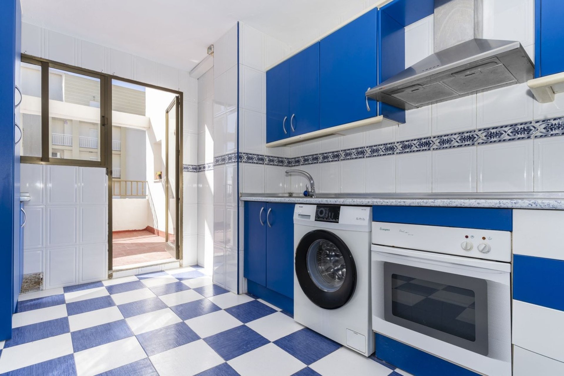 Herverkoop - Apartment -
San Luis de Sabinillas - Costa del Sol
