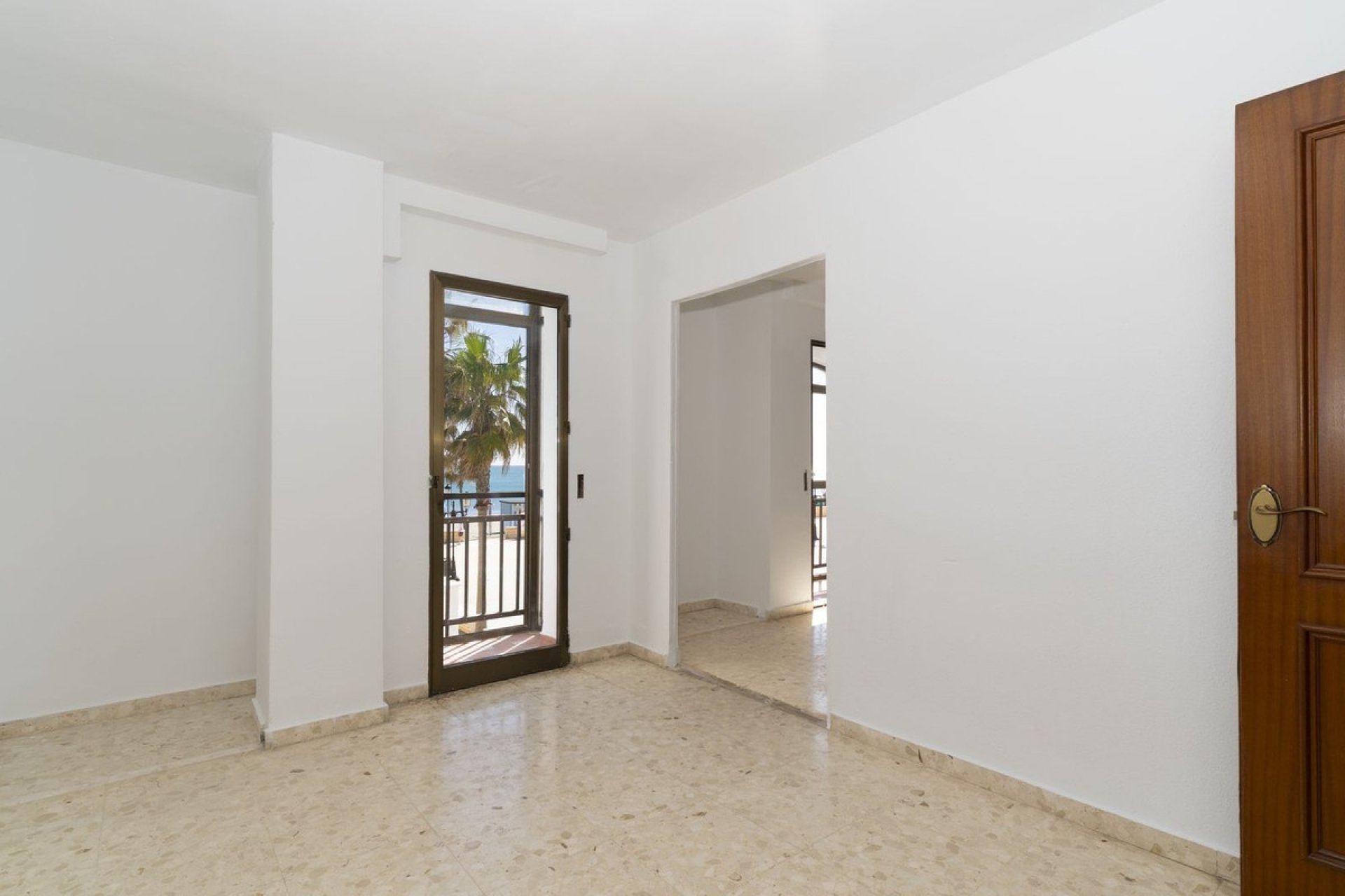 Herverkoop - Apartment -
San Luis de Sabinillas - Costa del Sol