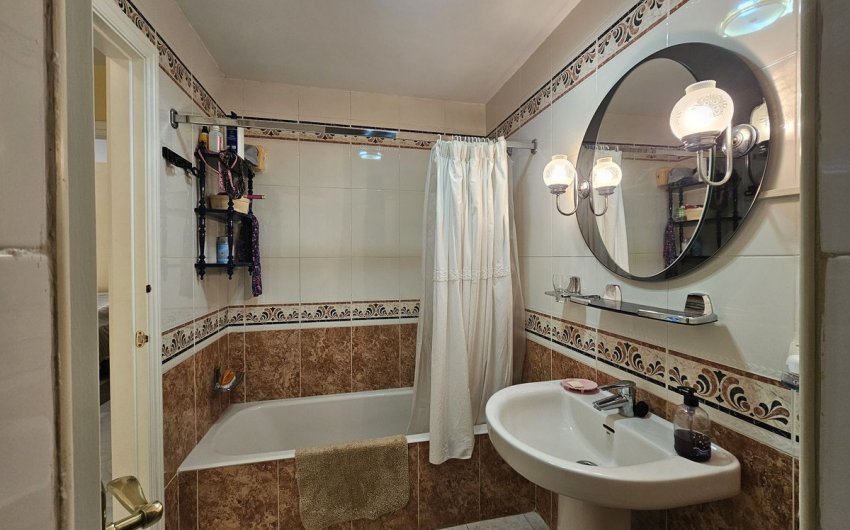 Herverkoop - Apartment -
San Luis de Sabinillas - Costa del Sol