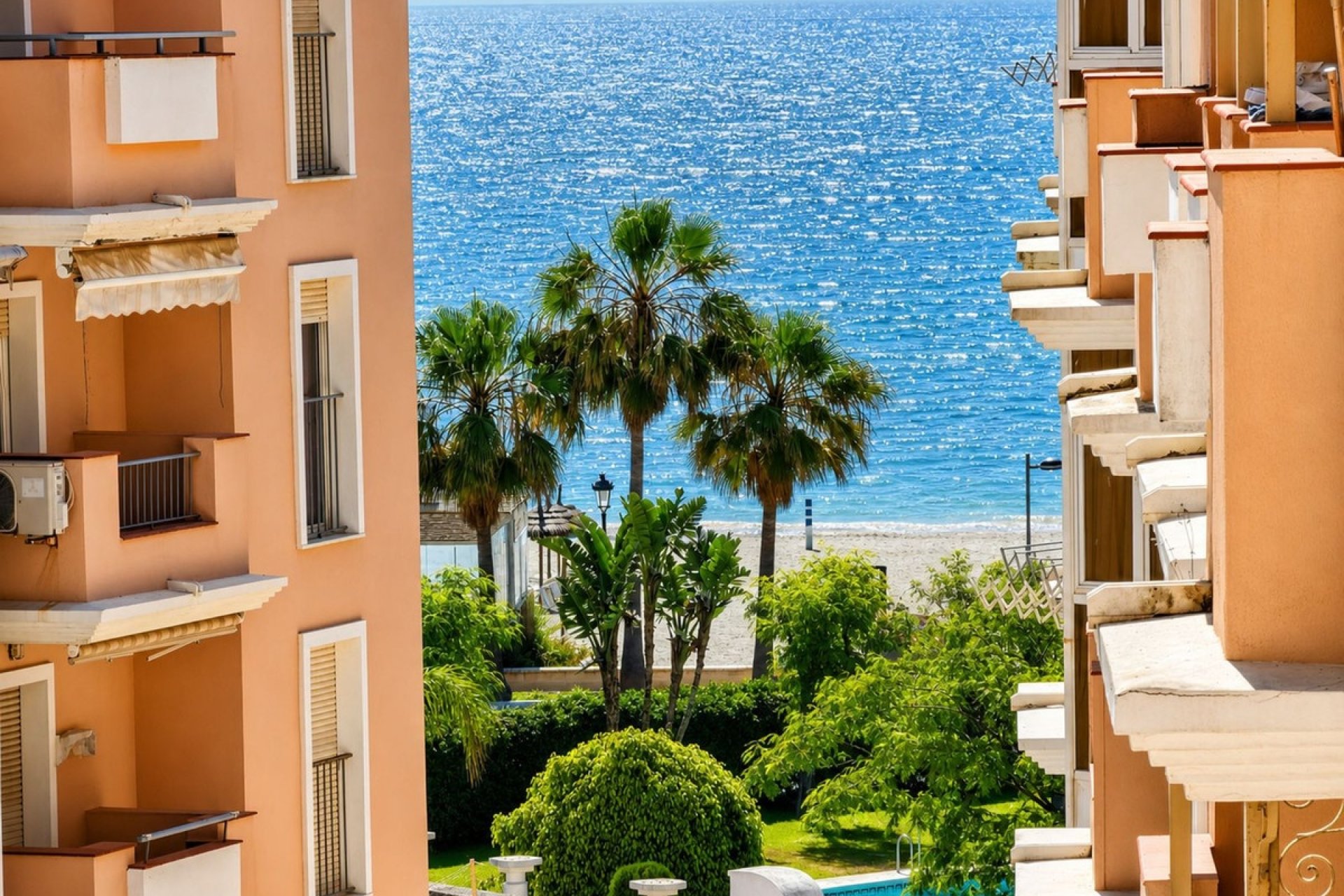 Herverkoop - Apartment -
San Luis de Sabinillas - Costa del Sol