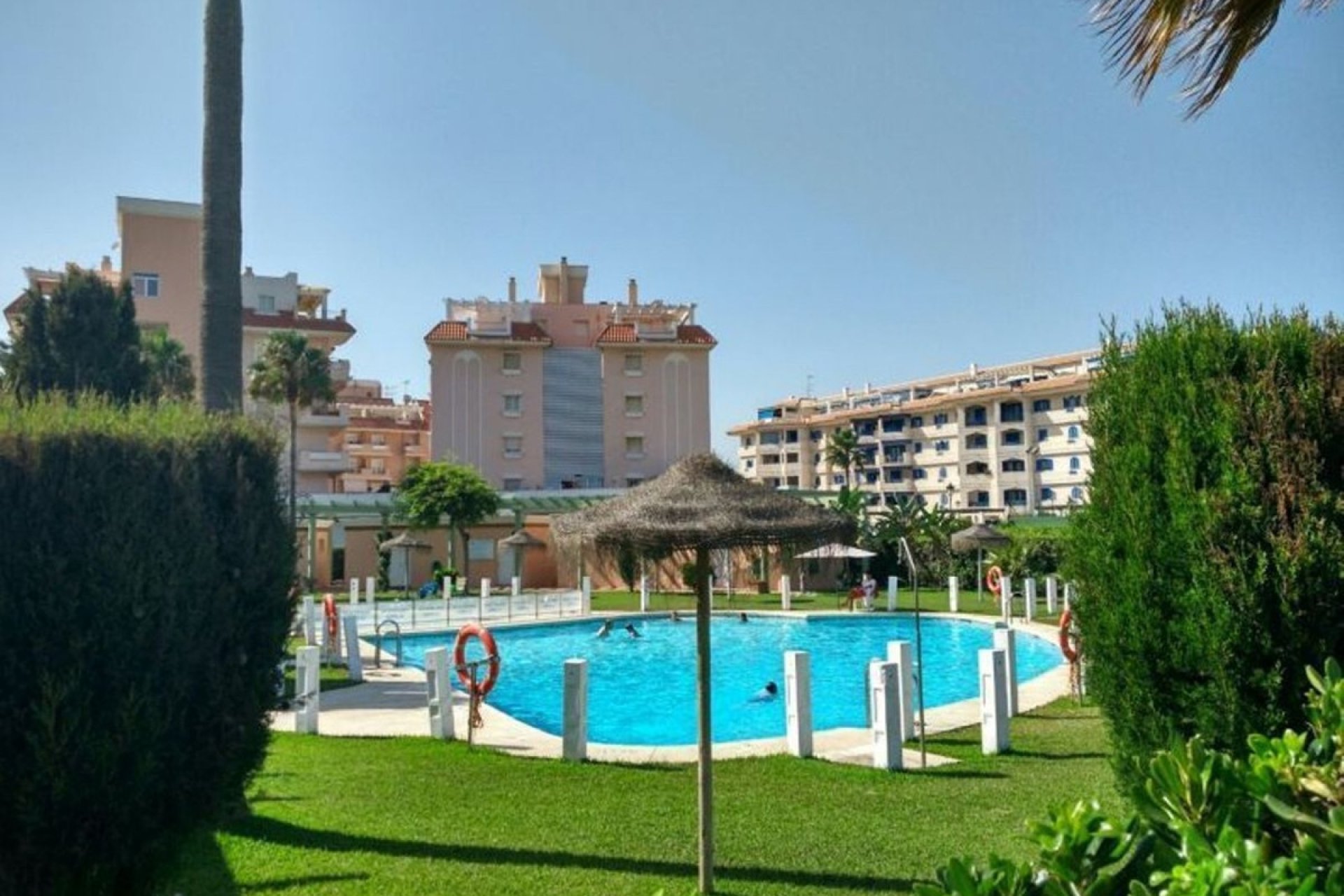 Herverkoop - Apartment -
San Luis de Sabinillas - Costa del Sol