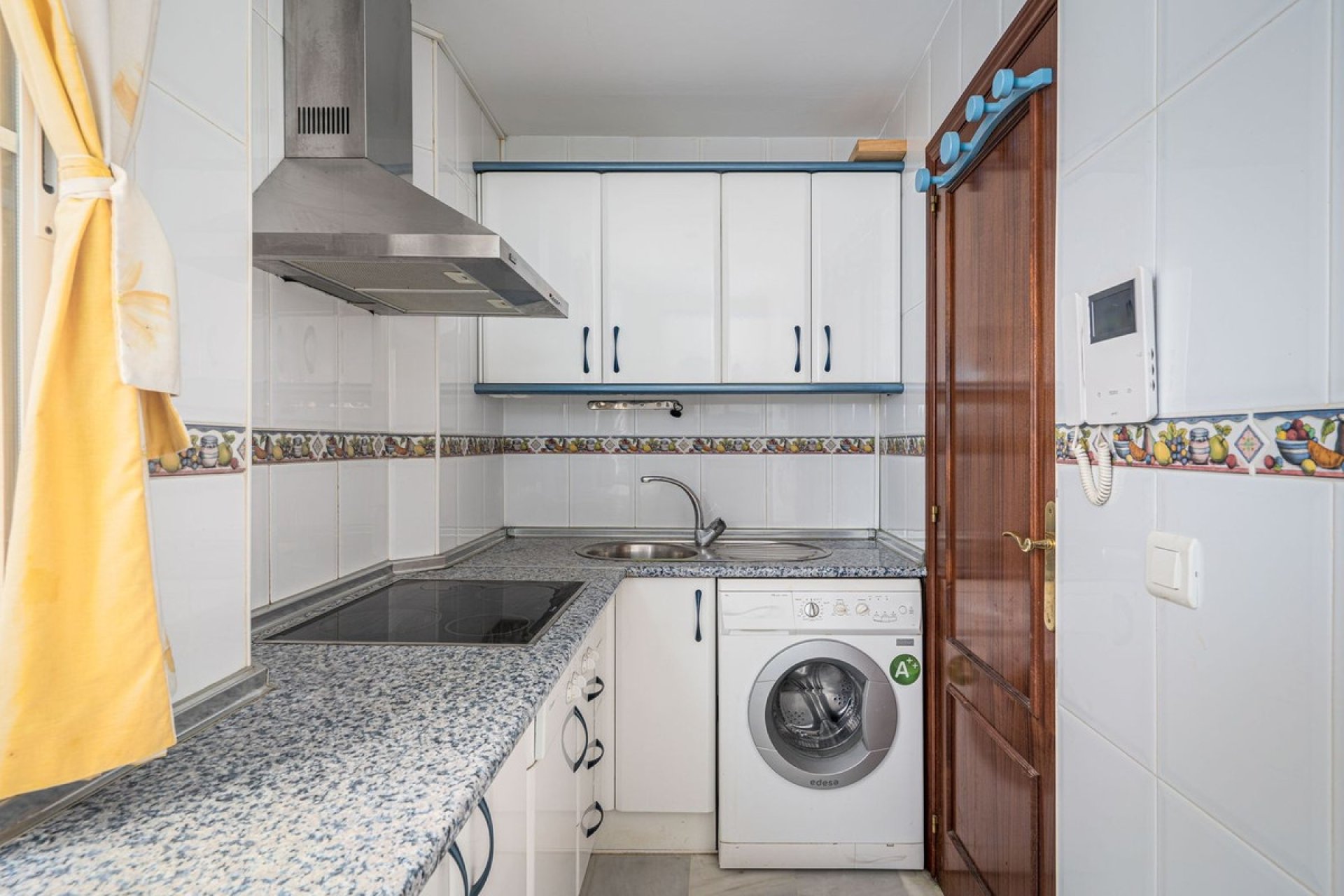 Herverkoop - Apartment -
San Luis de Sabinillas - Costa del Sol