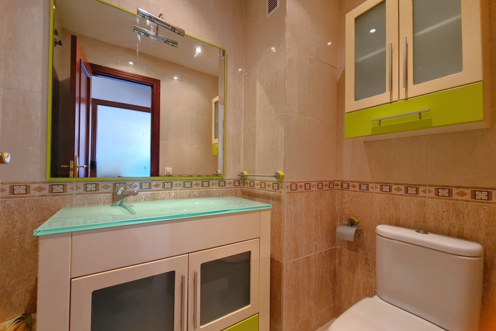 Herverkoop - Apartment -
San Luis de Sabinillas - Costa del Sol
