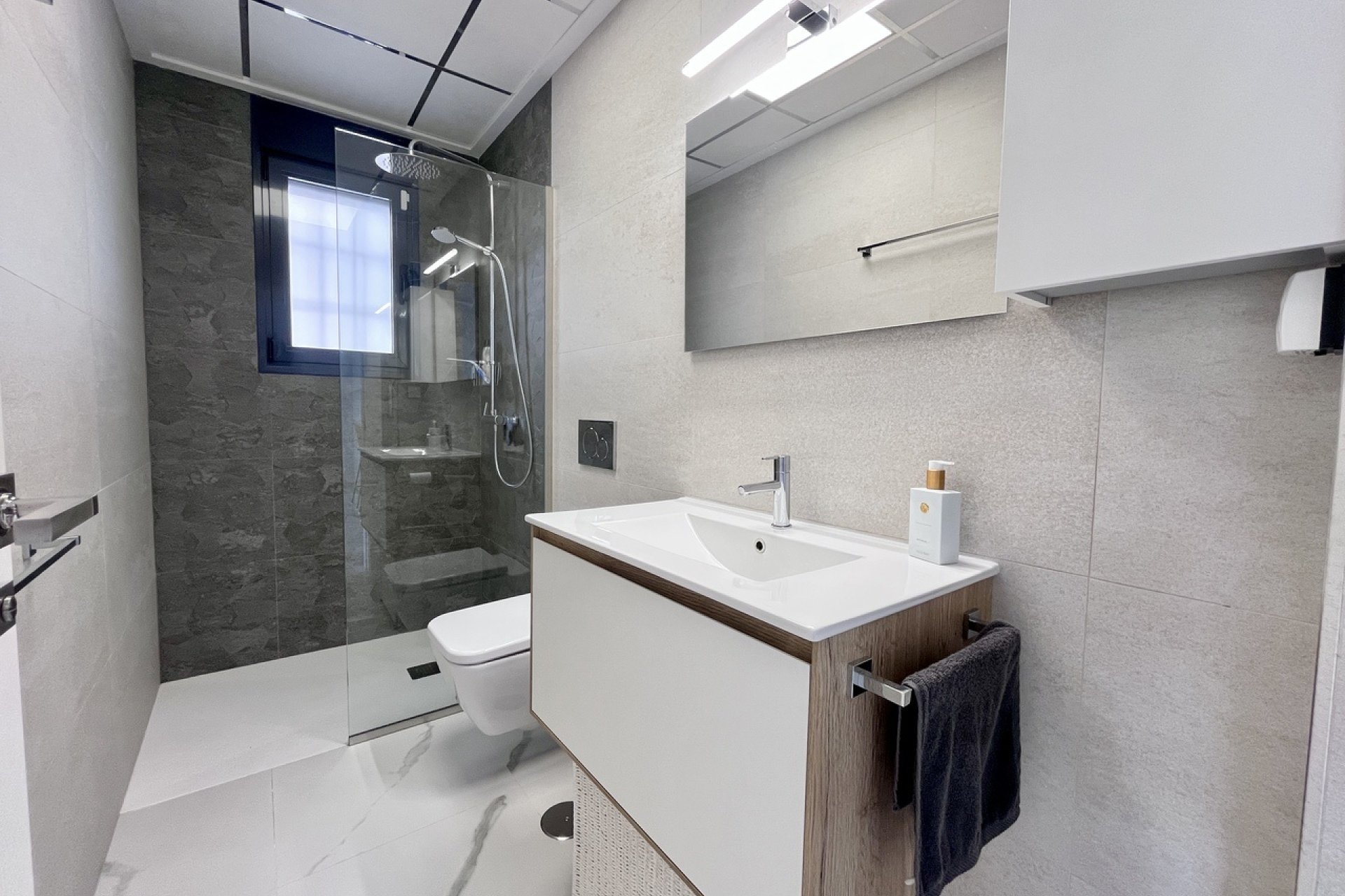 Herverkoop - Apartment -
San Miguel de Salinas - Inland