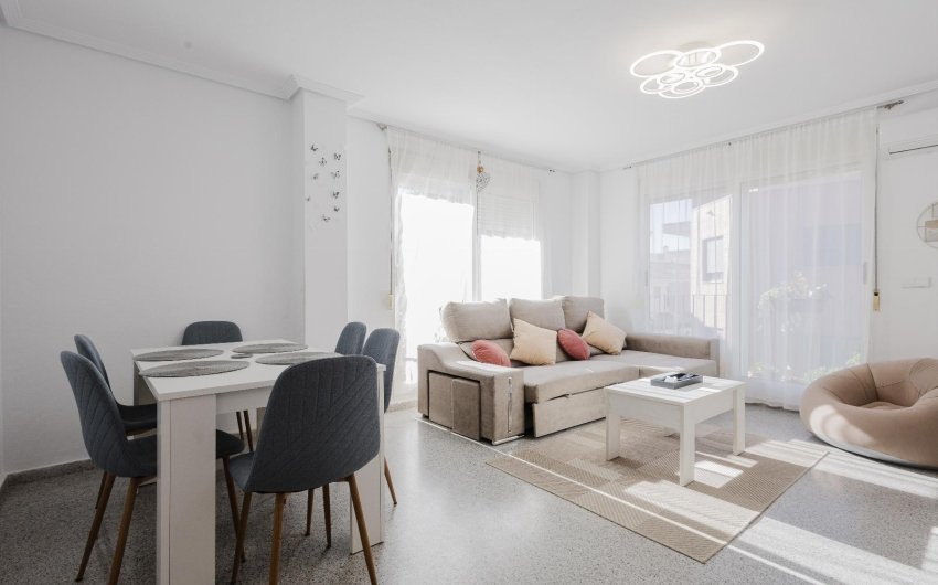 Herverkoop - Apartment -
San Miguel de Salinas - Inland