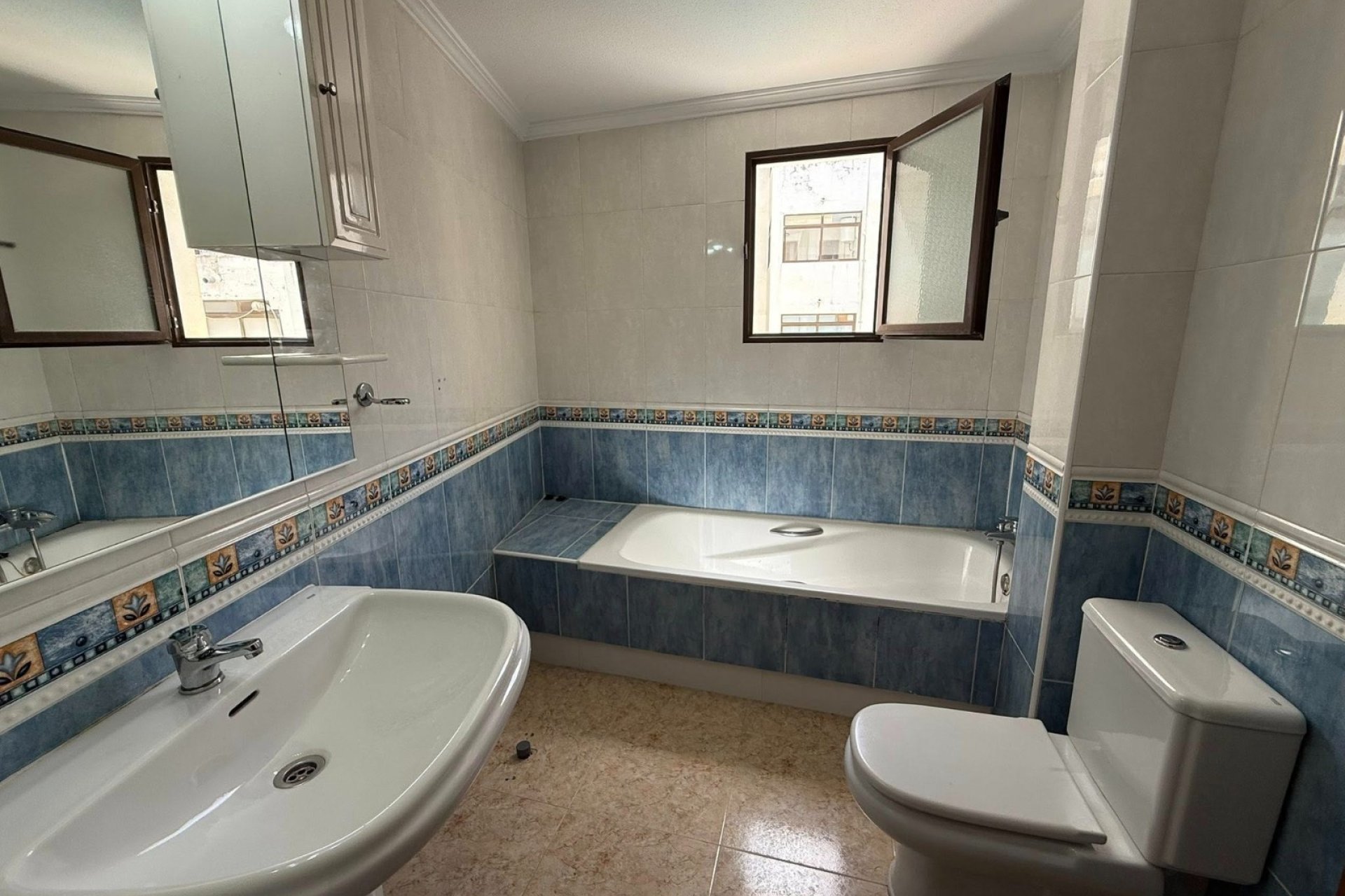 Herverkoop - Apartment -
San Miguel de Salinas - Inland