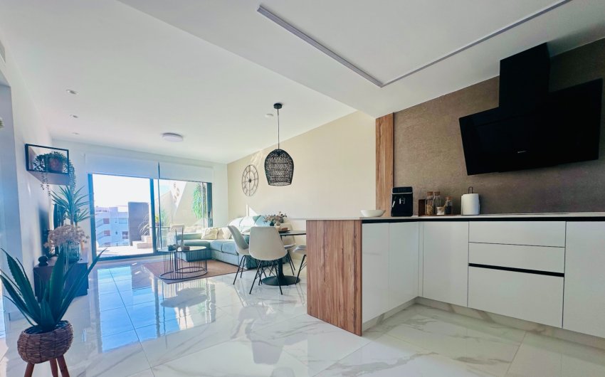 Herverkoop - Apartment - Top Floor Apartment -
Guardamar del Segura - El Raso