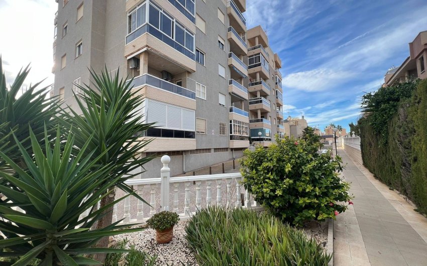 Herverkoop - Apartment -
Torrevieja - Aguas Nuevas