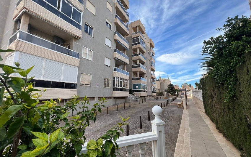 Herverkoop - Apartment -
Torrevieja - Aguas Nuevas