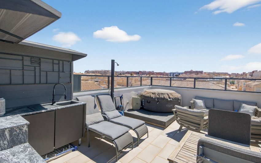 Herverkoop - Apartment -
Torrevieja - Aguas Nuevas