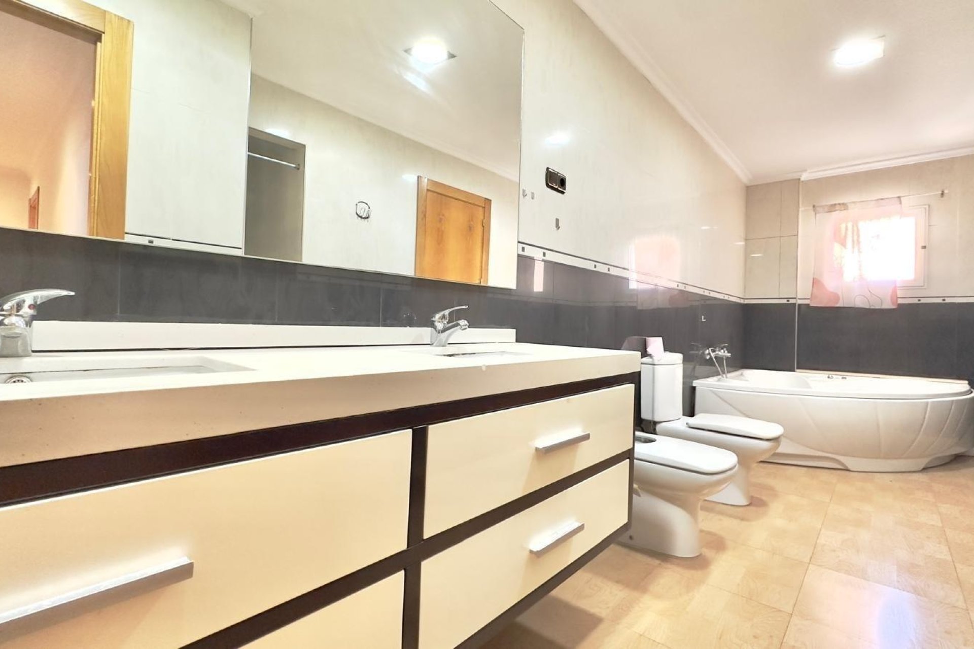 Herverkoop - Apartment -
Torrevieja - Centro