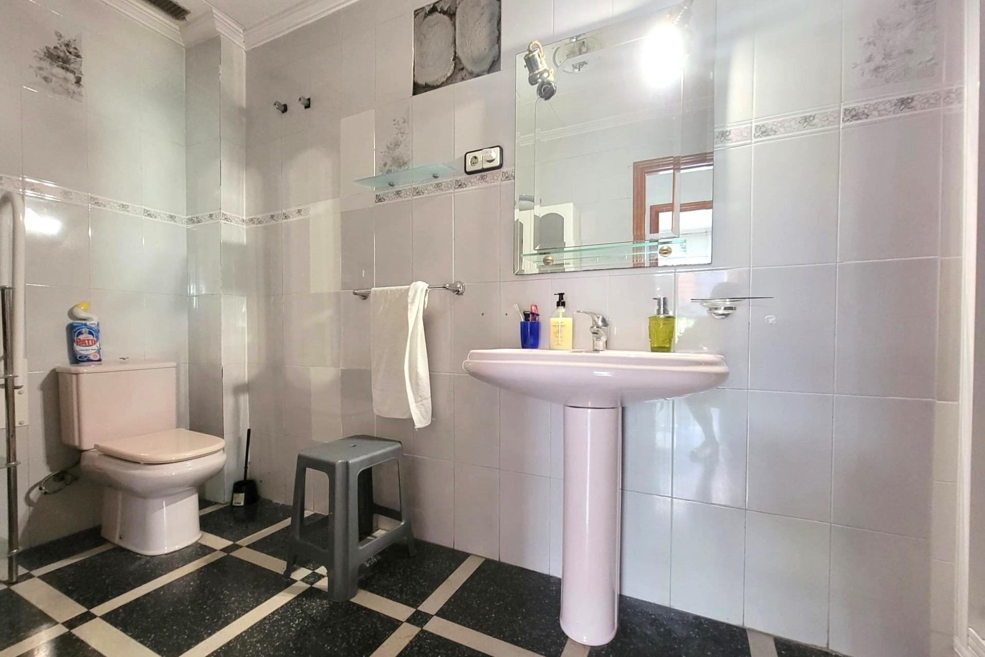 Herverkoop - Apartment -
Torrevieja - Centro