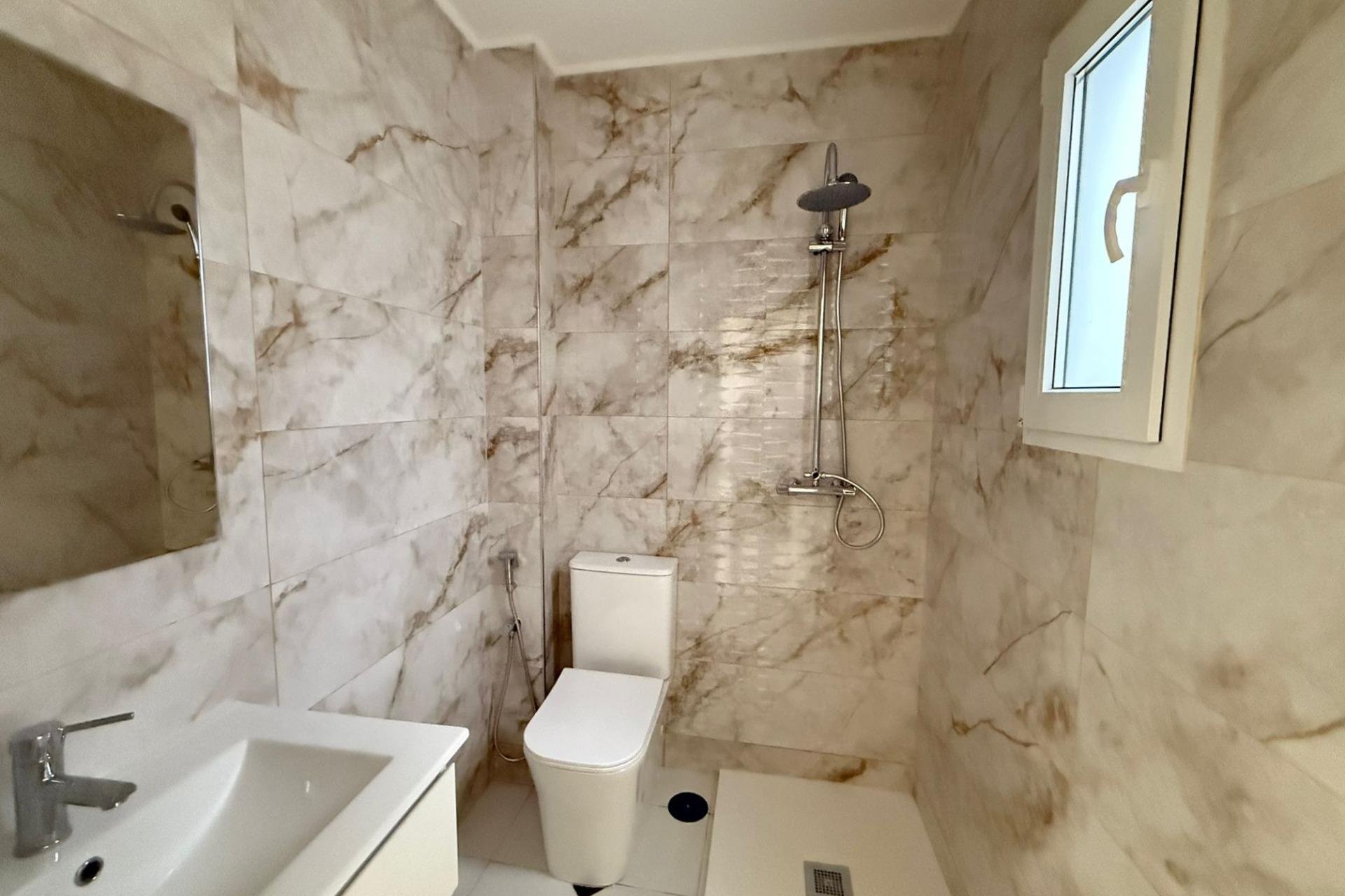 Herverkoop - Apartment -
Torrevieja - Centro