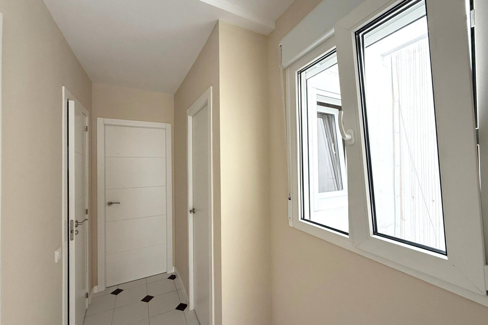 Herverkoop - Apartment -
Torrevieja - Centro