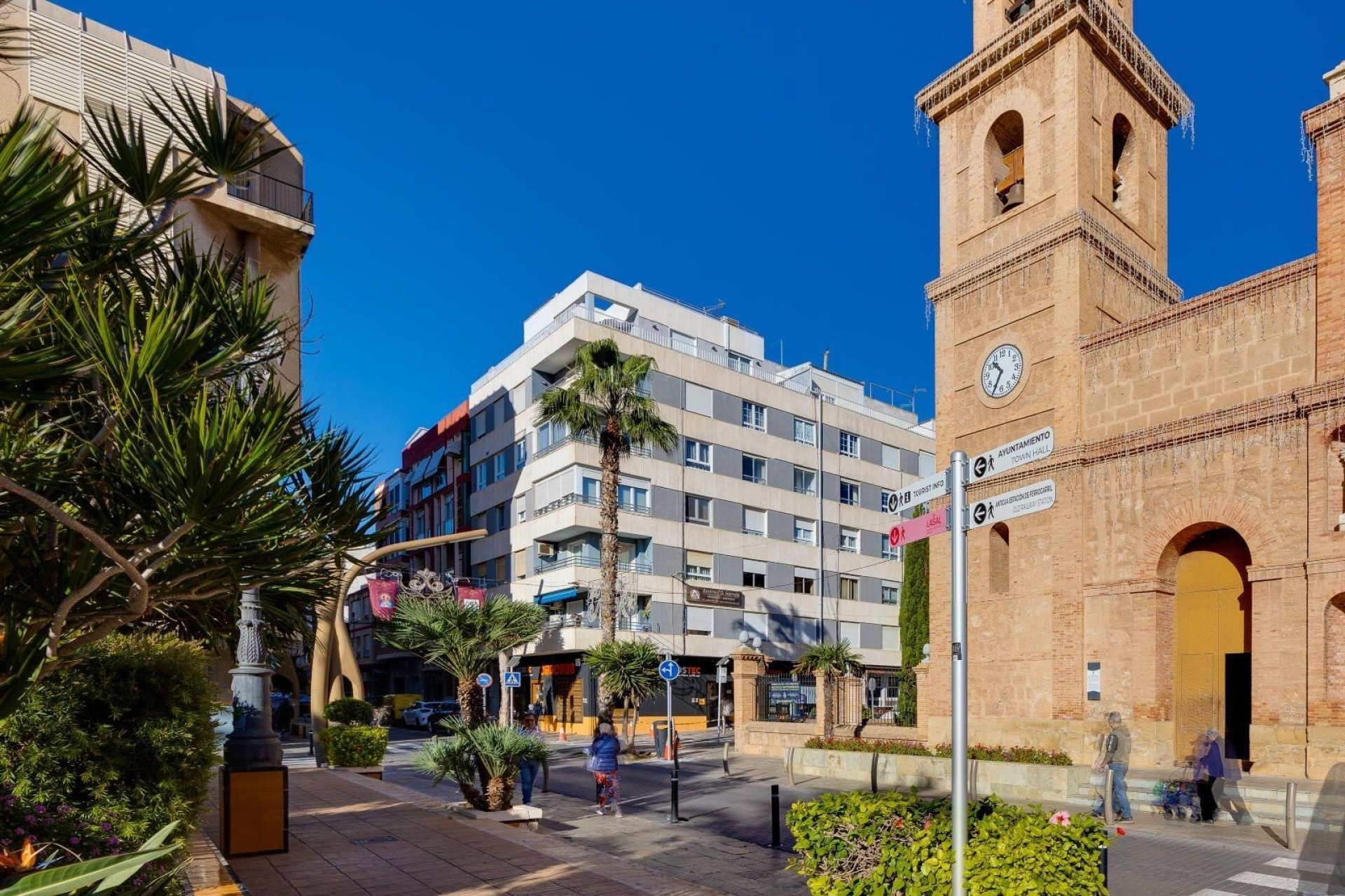 Herverkoop - Apartment -
Torrevieja - Centro