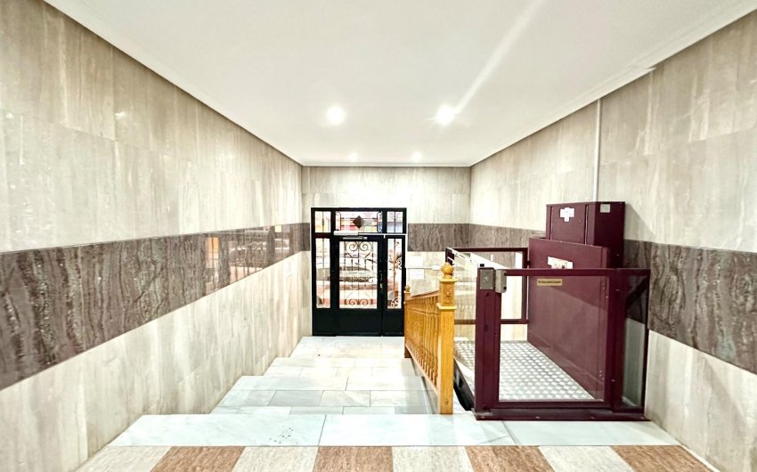 Herverkoop - Apartment -
Torrevieja - Centro