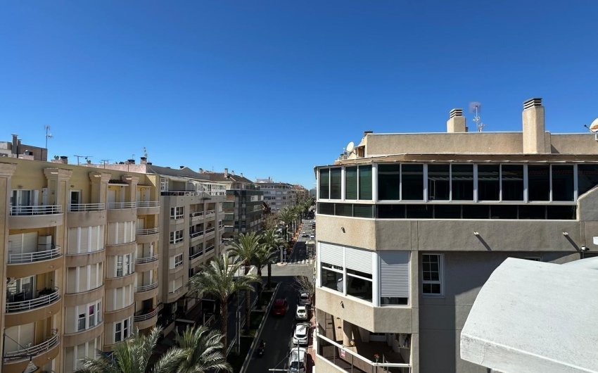Herverkoop - Apartment -
Torrevieja - Centro
