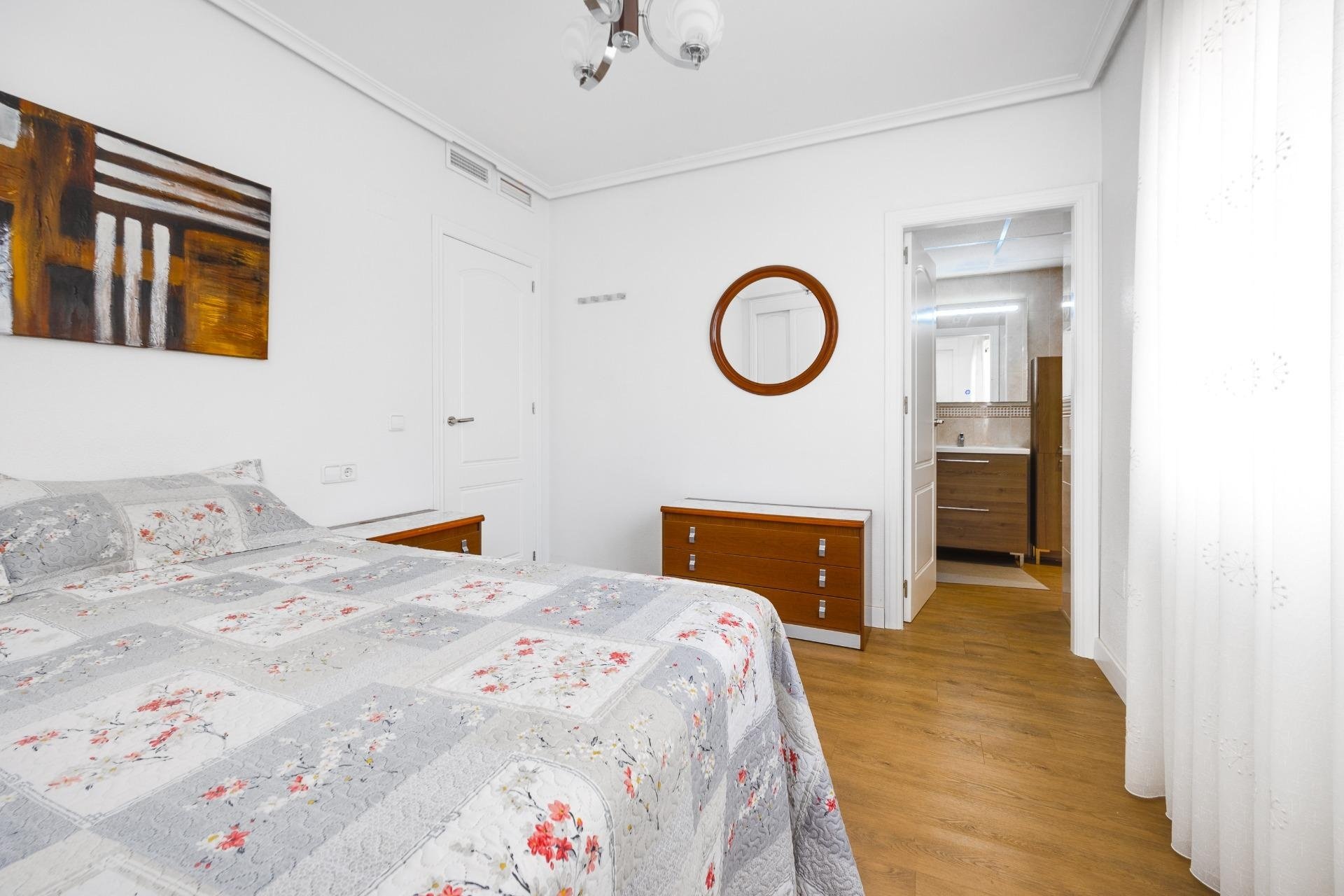 Herverkoop - Apartment -
Torrevieja - Centro