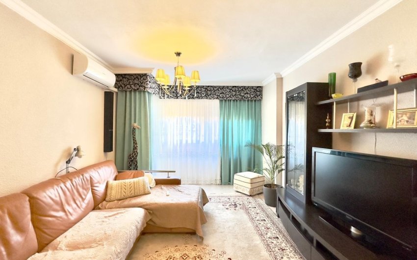 Herverkoop - Apartment -
Torrevieja - Centro