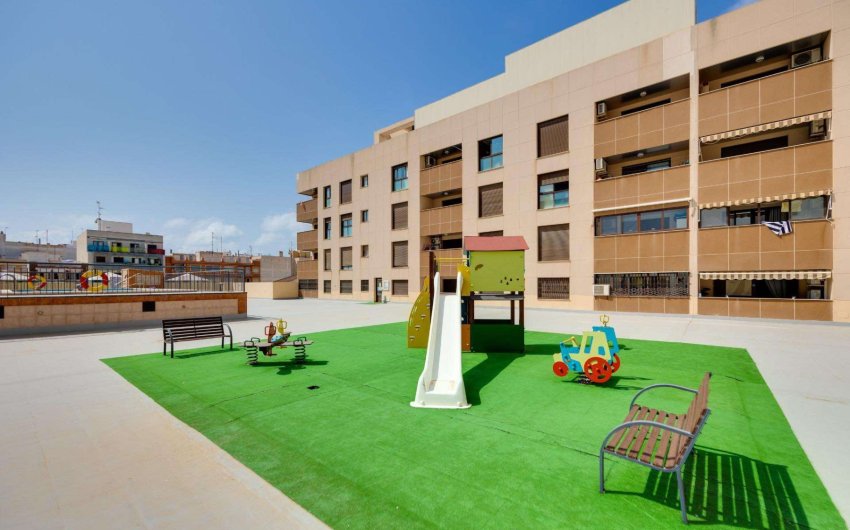 Herverkoop - Apartment -
Torrevieja - Centro