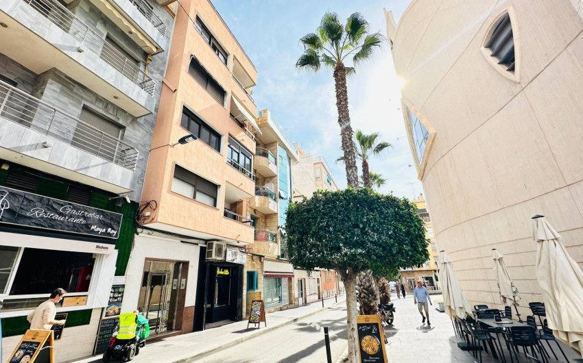 Herverkoop - Apartment -
Torrevieja - Centro